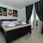 Sweet Escape - Two Bedroom With Terrace And Sea View דירה