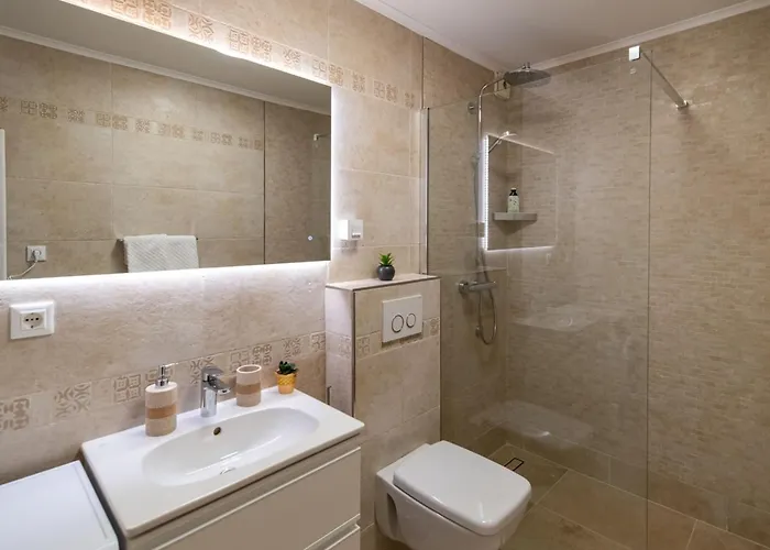 Sweet Escape - Two Bedroom With Terrace And Sea View